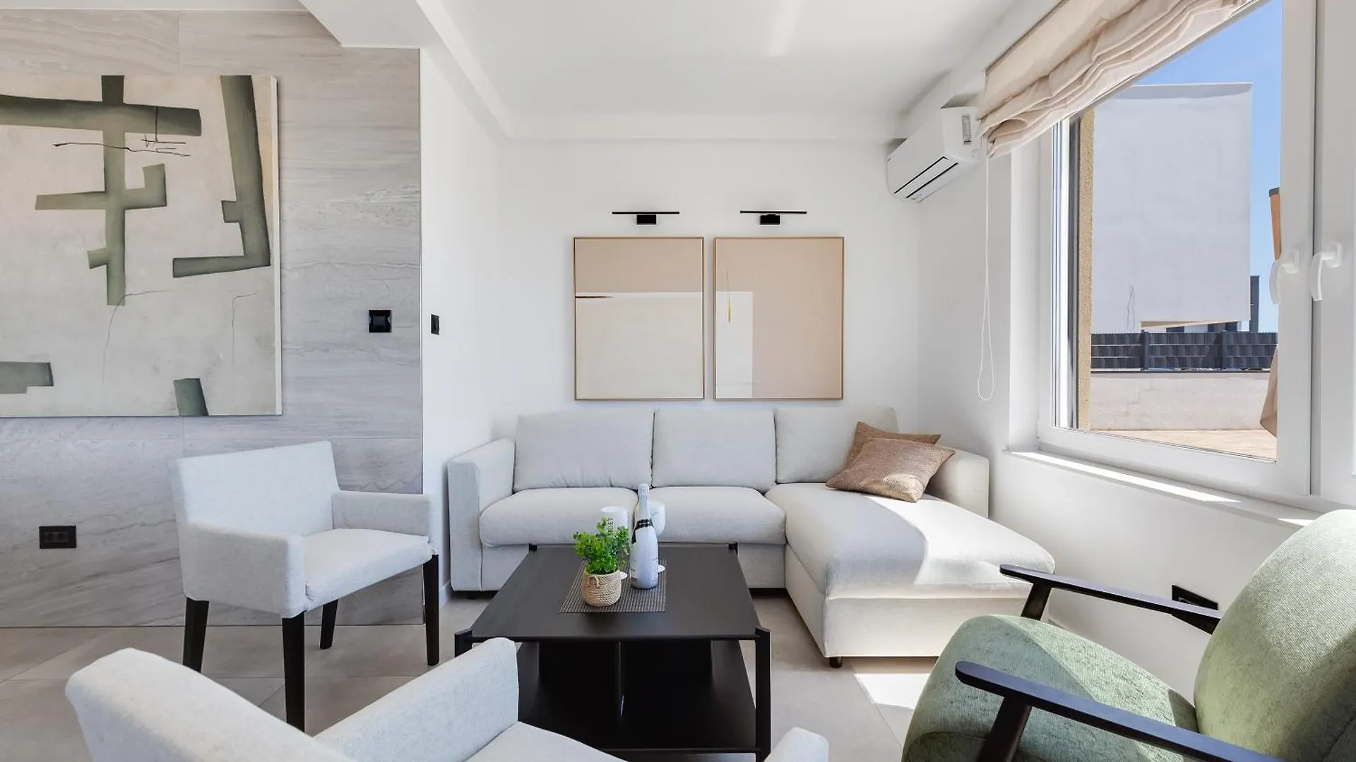 Sea Gem - Beachfront Villa With Heated Pool, Privlaka