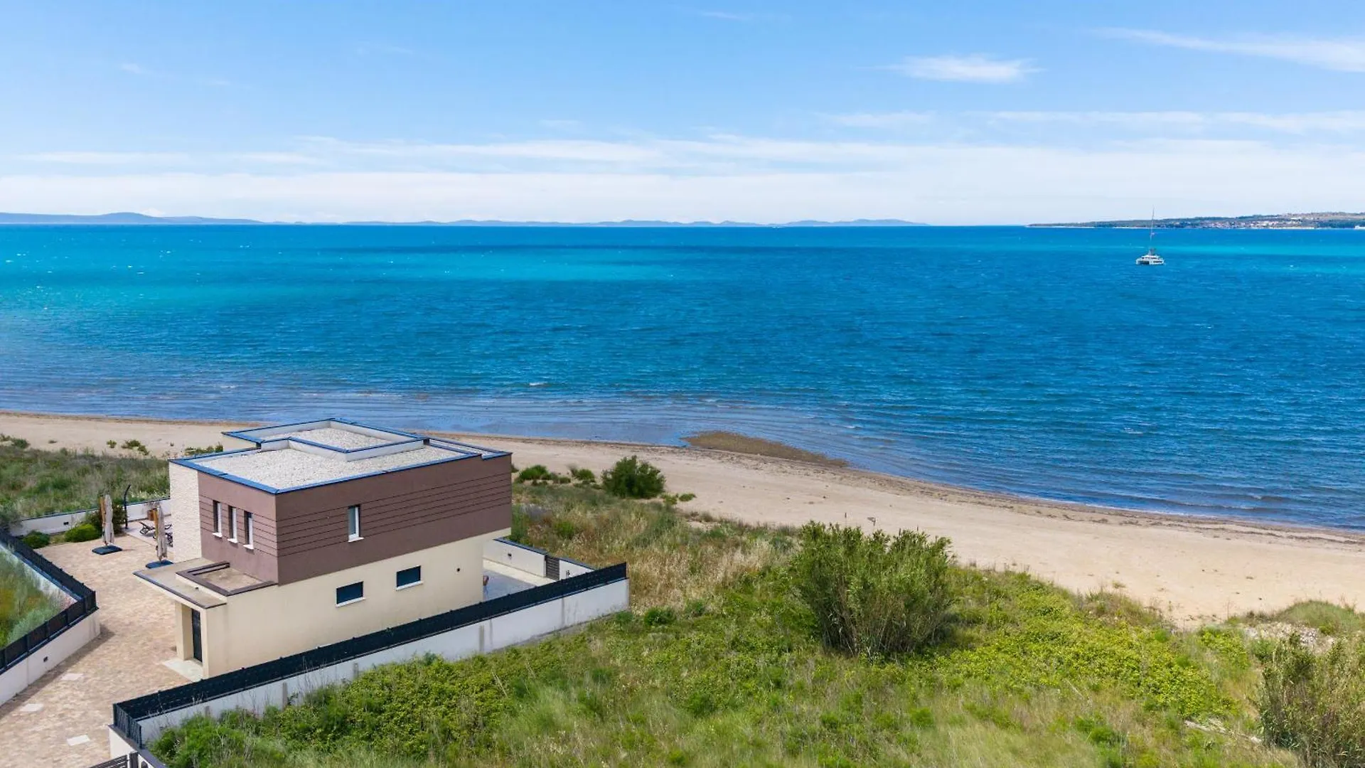 Sea Gem - Beachfront Villa With Heated Pool, Privlaka Privlaka (Zadar)