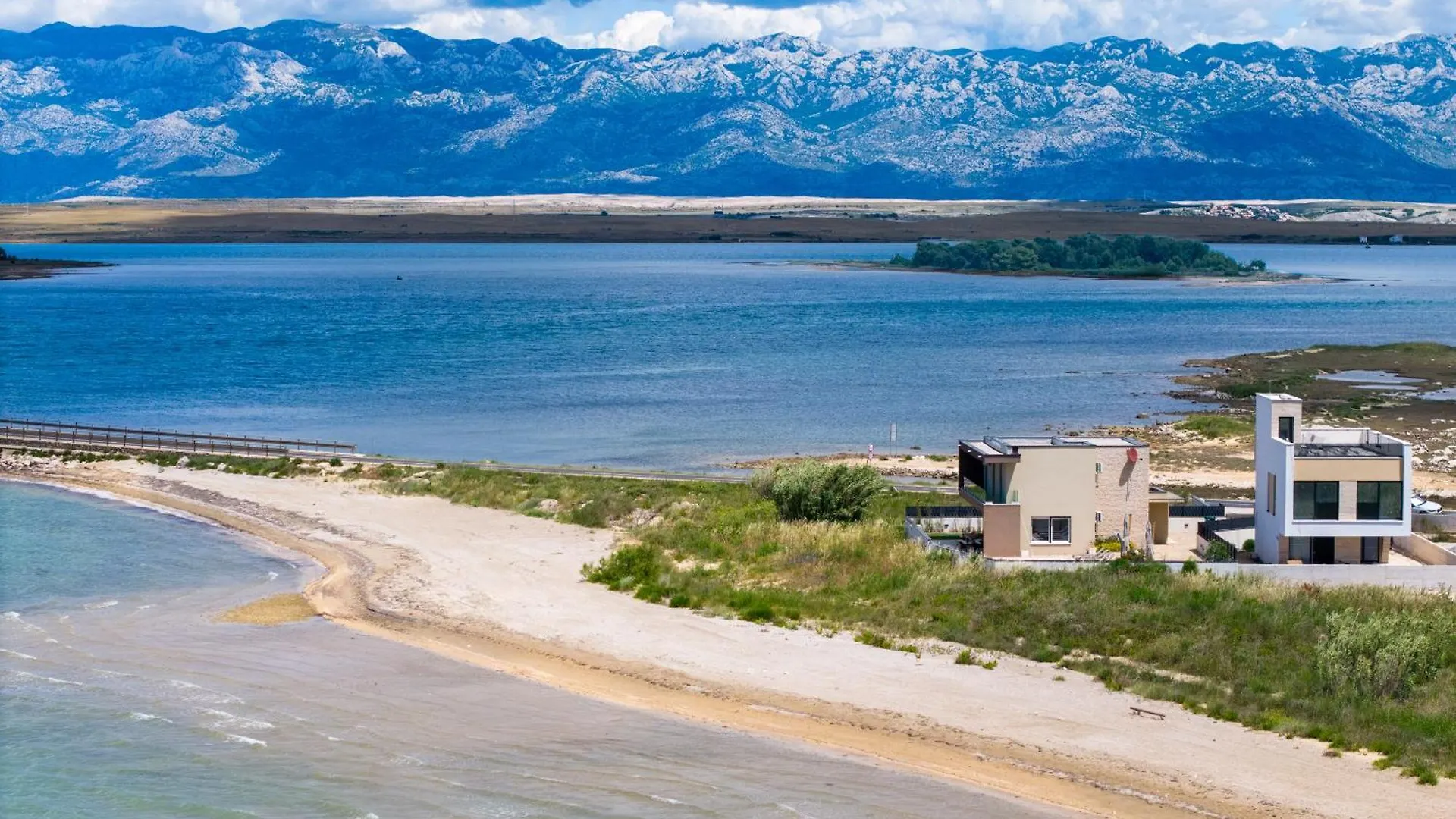 Sea Gem - Beachfront Villa With Heated Pool, Privlaka